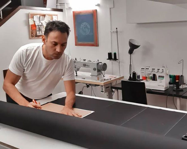 Inicio de la confección de un bolso de diseño
