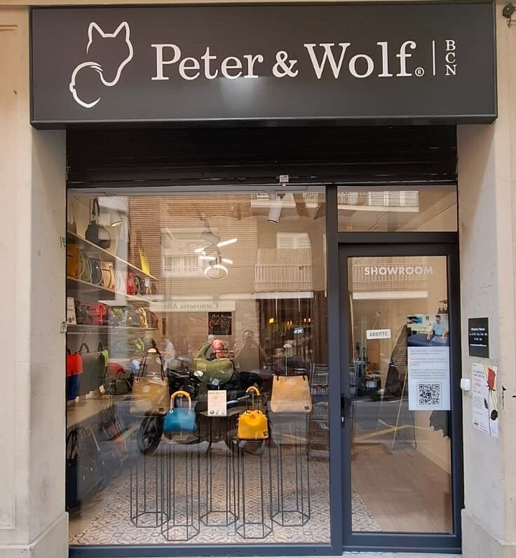 Foto entrada showroom P&W Padua 90